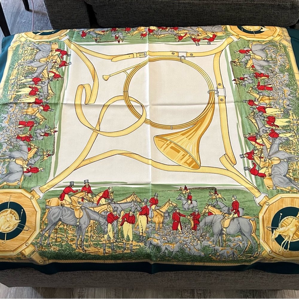 Symphony Scarf Italy Hunt Scene